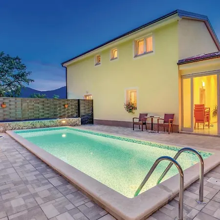Ferienhaus Nice Home In Jurdani With 4 Bedrooms, Wifi And Outdoor Swimming Pool *