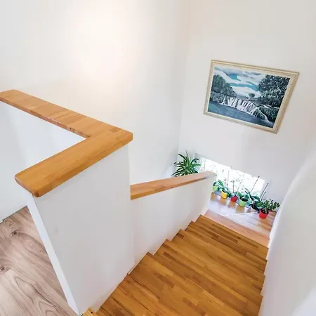 Nice Home In Jurdani With 4 Bedrooms, Wifi And Outdoor Swimming Pool Ferienhaus Jurdani