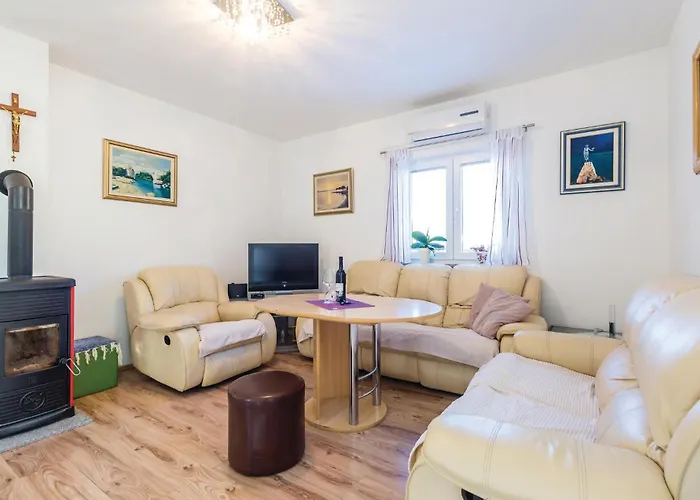 度假居 Beautiful Home In Jurdani With Wifi *