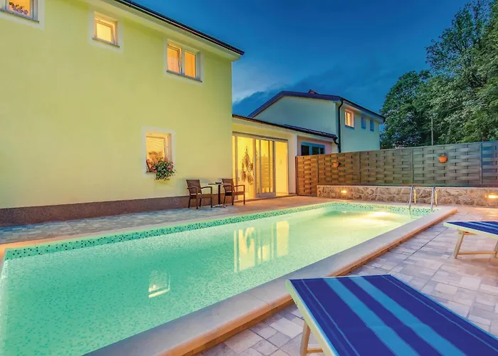 Beautiful Home In Jurdani With Wifi 度假居 Jurdani