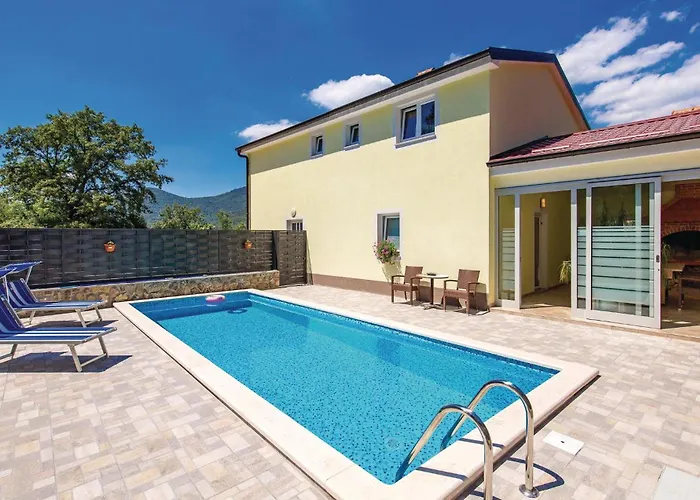 Beautiful Home In Jurdani With Wifi * Jurdani
