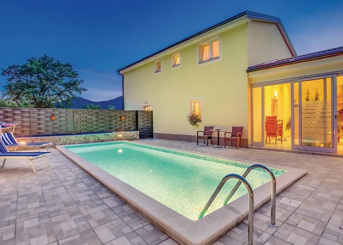 Beautiful Home In Jurdani With Wifi * Jurdani